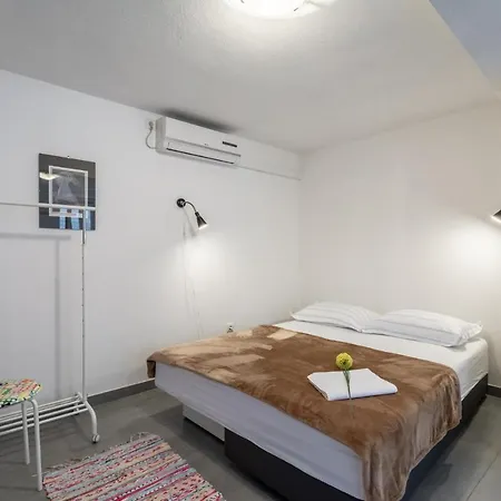 By The Sea Pucisca, Brac - 15381 Apartment